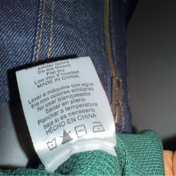 Elegant Green Sleeveless Cardigan - Picture 6 of 6